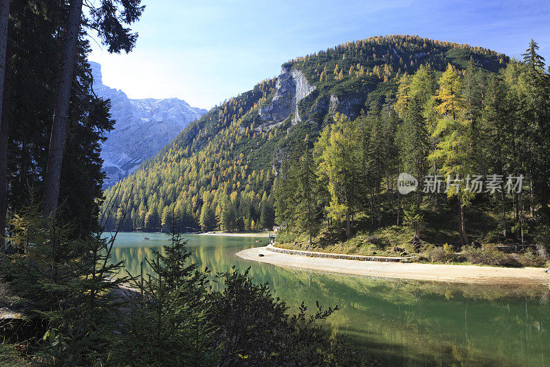 Lago在Braies -务实野生，南泰罗尔，意大利